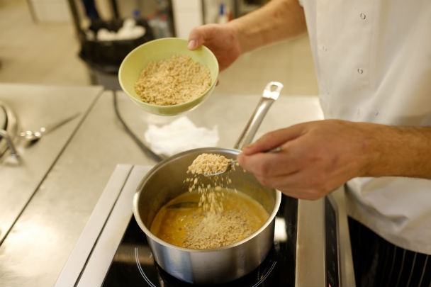 Voňavé krídelká s arašidovým dipom (fotorecept) - obrázok 3
