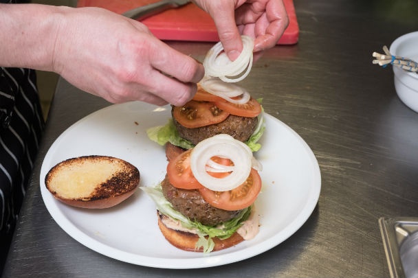 Harmónia burgery s panenkou (fotorecept) - obrázok 3