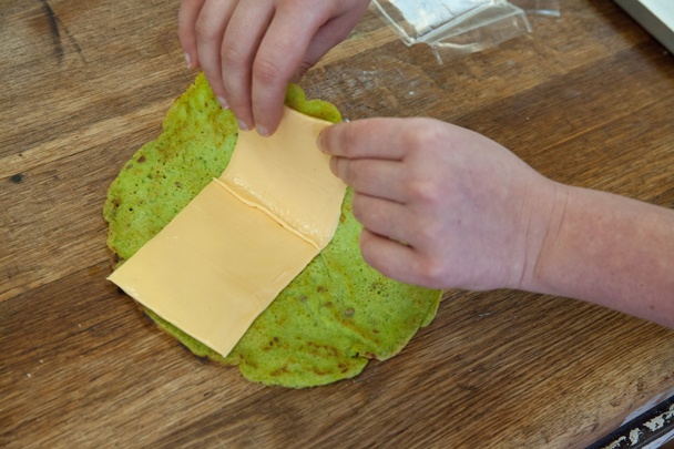 Špenátové palacinky so syrovou plnkou (fotorecept) - obrázok 2