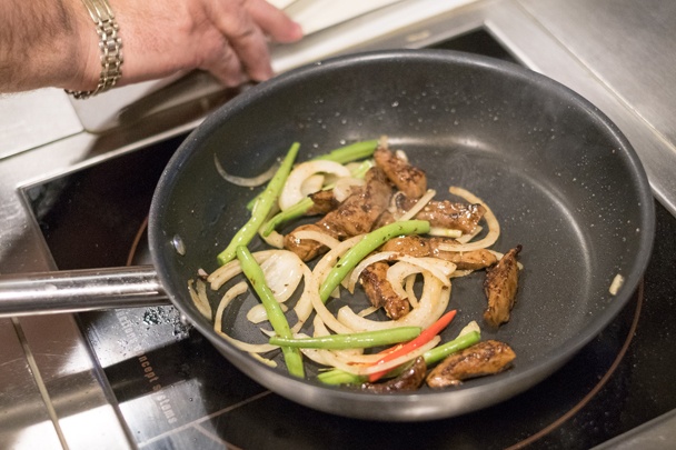 Danielia pečeň s fazuľkou a paradajkami (fotorecept) - obrázok 3