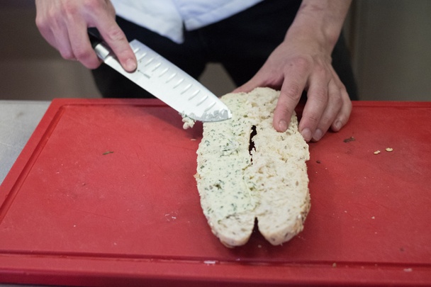 Pečená bageta s plnkou a pancettou (fotorecept) - obrázok 1