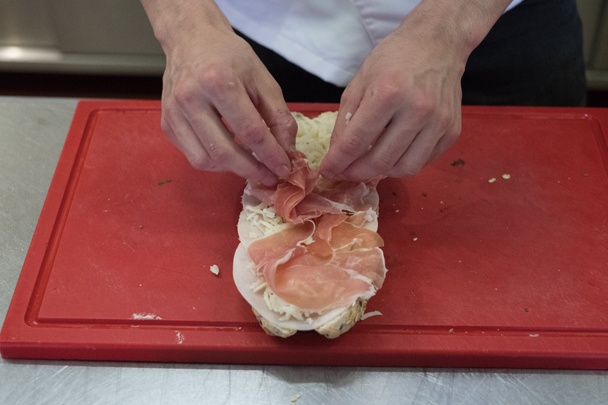 Pečená bageta s plnkou a pancettou (fotorecept) - obrázok 2