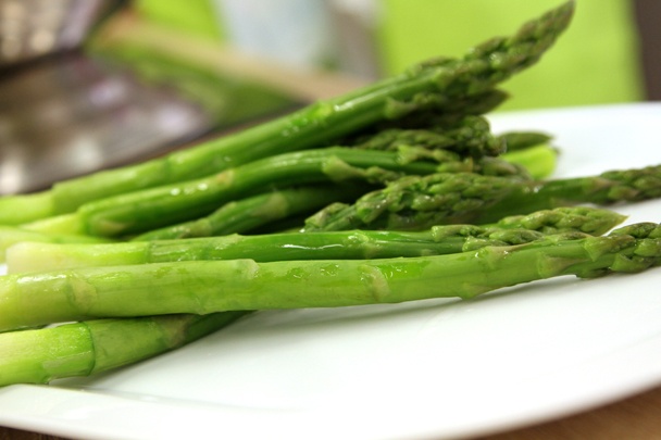 Šalát à la Caesar s chlebovými krutónmi (fotorecept) - obrázok 4