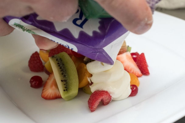 Šištičky s ovocným šalátom a mascarpone (fotorecept) - obrázok 3