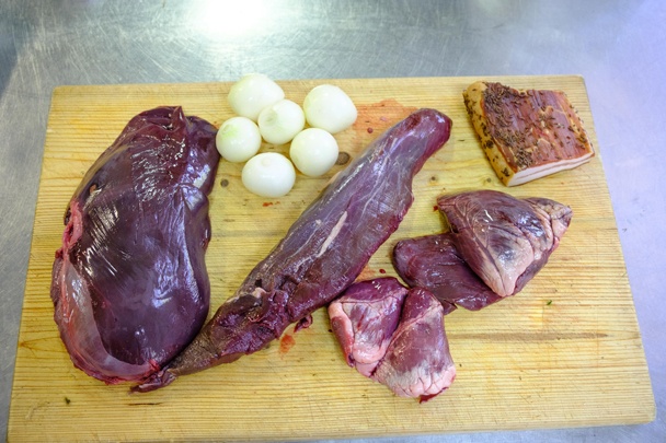 Pikantný jelení „jágerek“ (fotorecept) - obrázok 1