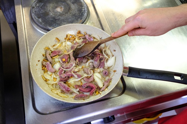 Pikantný jelení „jágerek“ (fotorecept) - obrázok 3