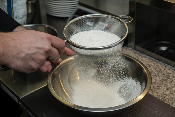 Biskupský chlebík s kandizovaným ovocím (fotorecept) - obrázok 1