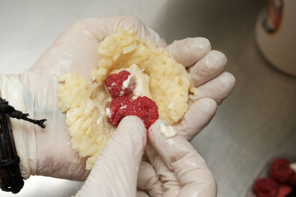 Arančini s malinami a bielou čokoládou (fotorecept) - obrázok 3