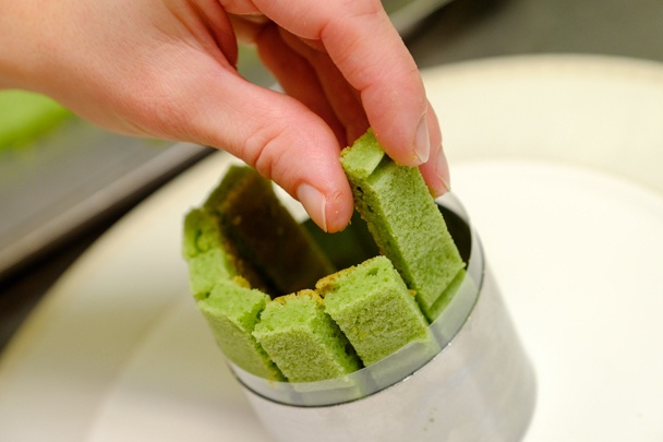 Pistáciová tortička s krémom diplomat (fotorecept) - obrázok 3