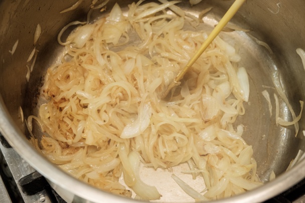 Cibuľové fašírky a dip z plesňového syra (fotorecept) - obrázok 1