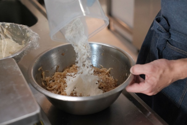 Jablkový koláč s domácim zázvorovým sirupom (fotorecept) - obrázok 2