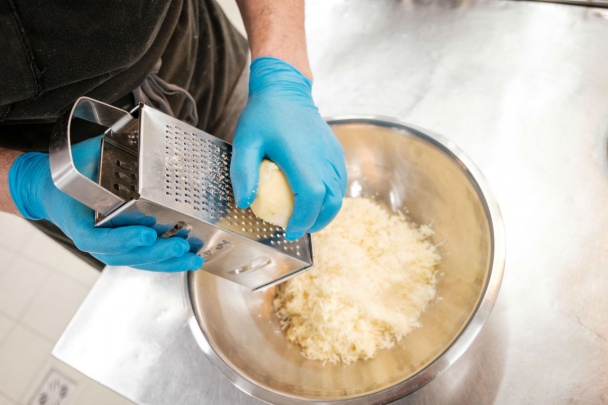 Staročeské čápi s mákem – Opečené halušky s makom a so slivkovou omáčkou (fotorecept) - obrázok 1