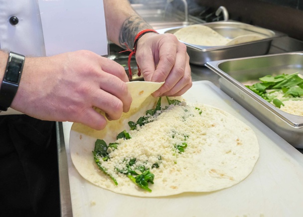 Tortilla s baby špenátom a so syrom (fotorecept) - obrázok 3