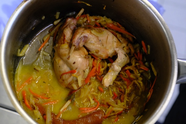 Králičie stehno na smotane so slaninkovou knedľou (fotorecept) - obrázok 1