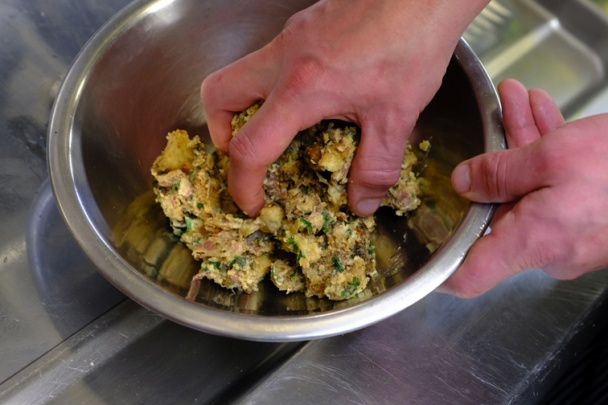 Králičie stehno na smotane so slaninkovou knedľou (fotorecept) - obrázok 3