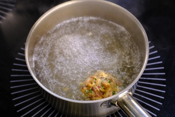 Králičie stehno na smotane so slaninkovou knedľou (fotorecept) - obrázok 4