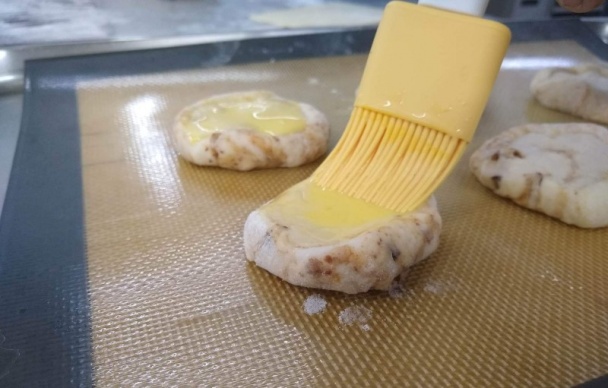 Oškvarkové kolieska (fotorecept) - obrázok 4