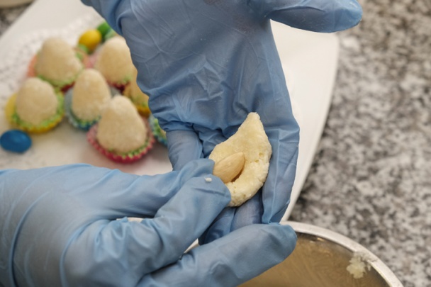 Nepečené kokosové vajíčka s mandľou (fotorecept) - obrázok 2