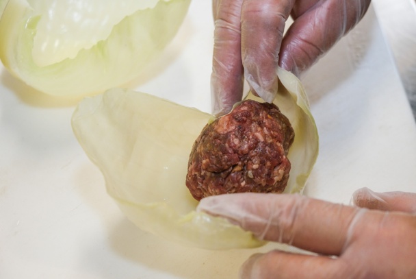 Mäsom plnený kapustový list na hubách (fotorecept) - obrázok 1