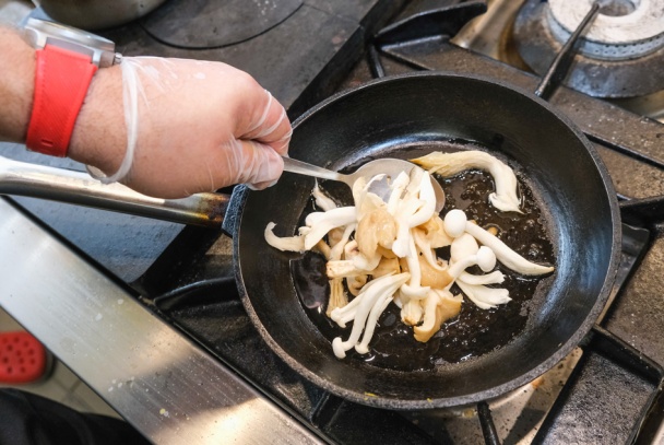 Mäsom plnený kapustový list na hubách (fotorecept) - obrázok 3