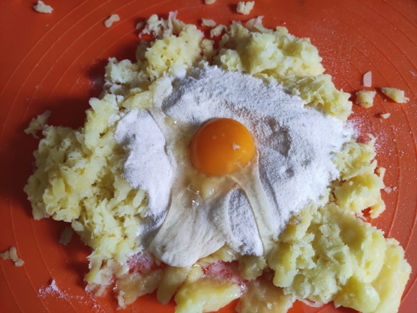 Sladké zemiakové krokety s lesným ovocím (fotorecept) - obrázok 1