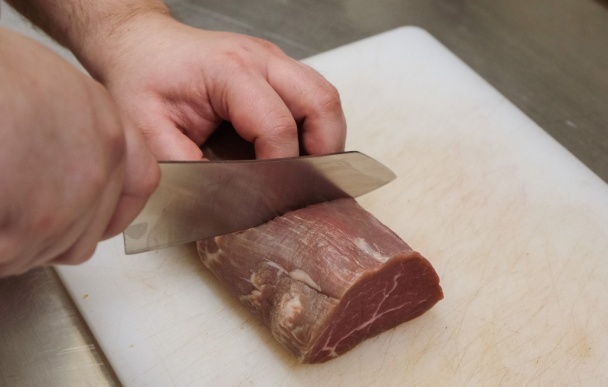 Hovädzí steak so zemiakmi v popole a s tymianovou omáčkou (fotorecept) - obrázok 1
