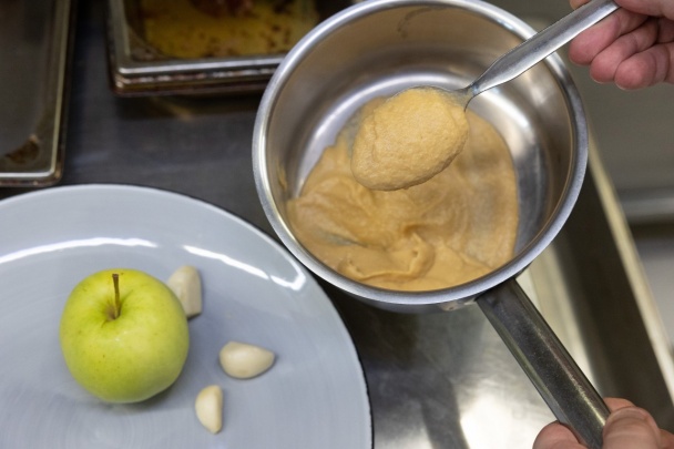 Bravčové kotlety s jablkovým pyré (fotorecept) - obrázok 2