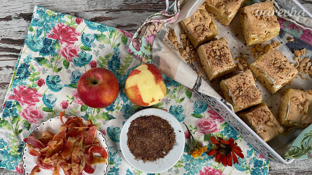 Jablkový koláč so snehovou čiapočkou (videorecept) - obrázok 6