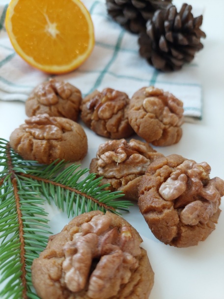 Jednoduché sušienky z arašidového masla bez múky - obrázok 1