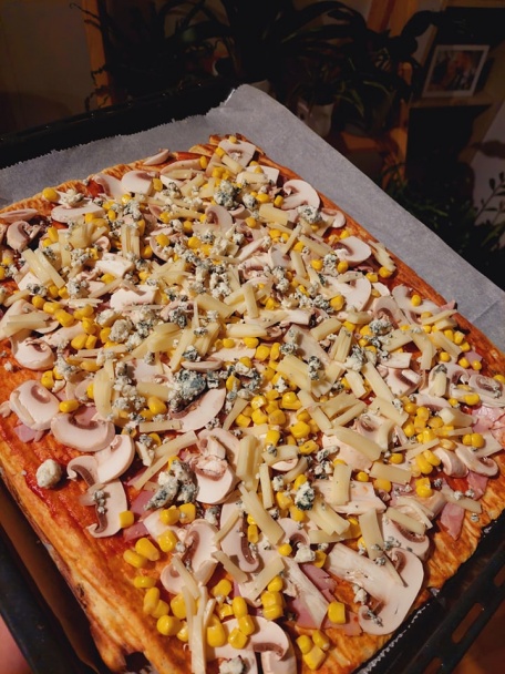 Pizza z ovsených vločiek a tvarohu - obrázok 1