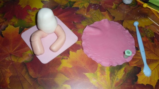 Postup na bábiku na tortu pre malé oslávenkyne (fotorecept) - obrázok 14