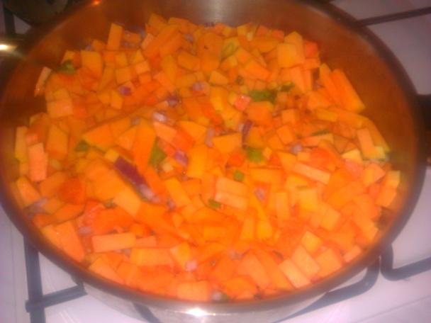 Pikantná tekvicová polievka s krevetami - obrázok 1