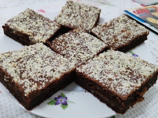 Cuketovo-jablkový perník  - obrázok 5