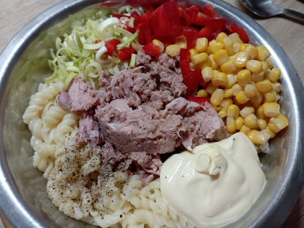 Cestovinový šalát s tuniakom (fotorecept) - obrázok 2