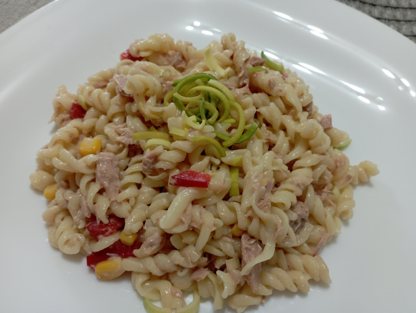 Cestovinový šalát s tuniakom (fotorecept) - obrázok 3