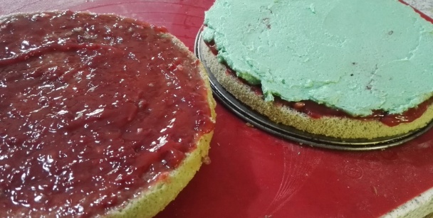 Banánovo-jahodová torta (fotorecept) - obrázok 6