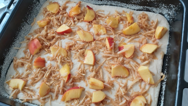 Jednoduchý jogurtovo-ovocný koláč (fotorecept) - obrázok 2