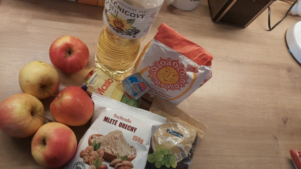 Jablkový a tvarohový kysnutý závin (fotorecept) - obrázok 1