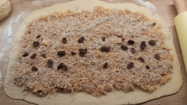 Jablkový a tvarohový kysnutý závin (fotorecept) - obrázok 4