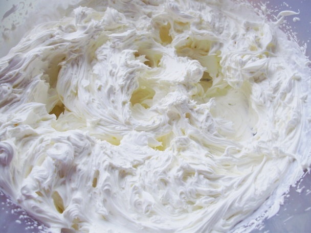 Pudingovo-šľahačkový rez - obrázok 4