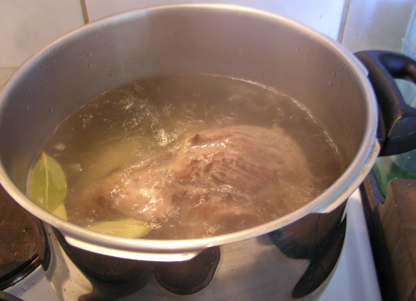 Hovädzie mäso s rajčinovou omáčkou a knedľou (fotorecept) - obrázok 3