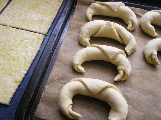 Kysnuté cesnakové rožky (fotorecept) - obrázok 3