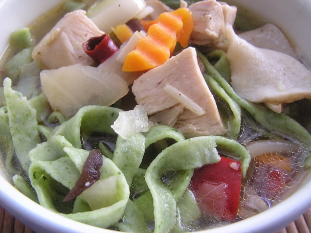 Kuracia polievka so zelenými rezancami (fotorecept) - obrázok 5