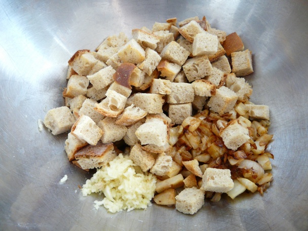 Pečený bôčik s chlebovou plnkou (fotorecept) - obrázok 2