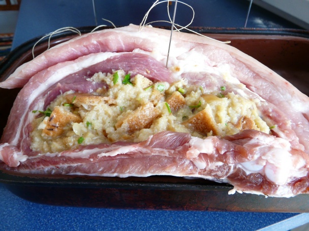 Pečený bôčik s chlebovou plnkou (fotorecept) - obrázok 4