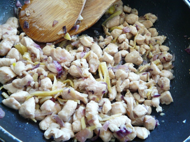 Palacinky s medvedím cesnakom a kuracím soté (fotorecept) - obrázok 3