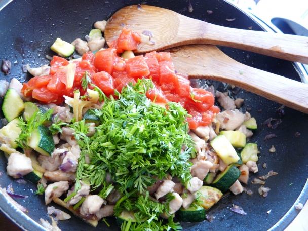 Palacinky s medvedím cesnakom a kuracím soté (fotorecept) - obrázok 5