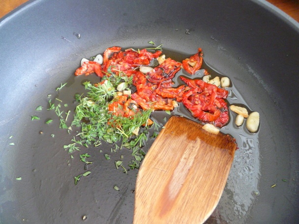 Špagety so sušenými paradajkami (fotorecept) - obrázok 2