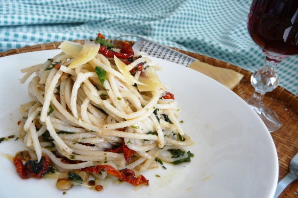 Špagety so sušenými paradajkami (fotorecept) - obrázok 6