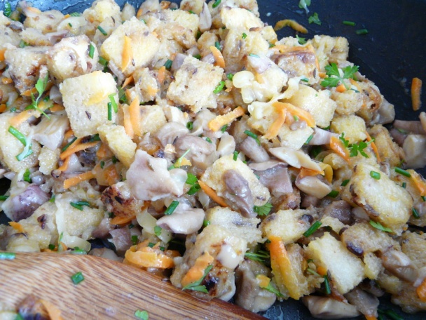 Terina z cibuľového chleba s hríbami (fotorecept) - obrázok 7